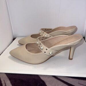 Jessica‎ Carlyle Pearl Studded Decor Beige Heeled Mules Sz 8 1/2